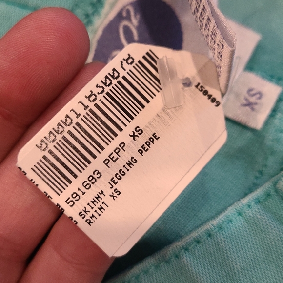 NWT DG2 by Diane Gilman Classic pull on Stretch Skinny Jeggings - Picture 9 of 9